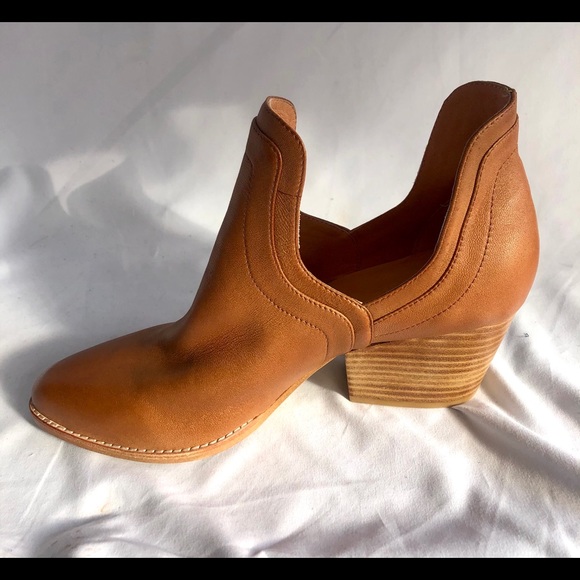 Silent D winifred booties - Picture 1 of 5